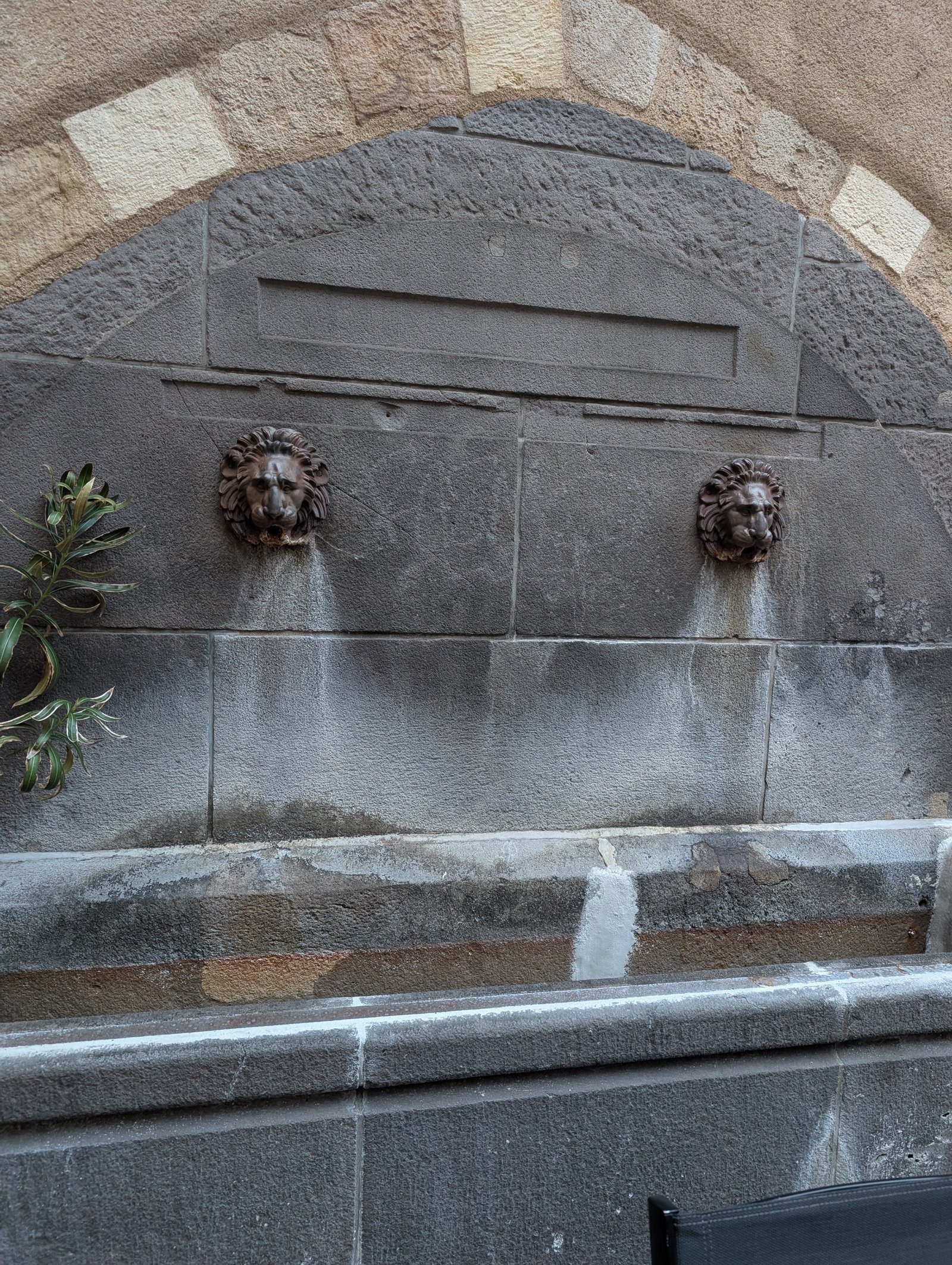 La fontaine aux lions, Place Saint-Pierre Montluçon
